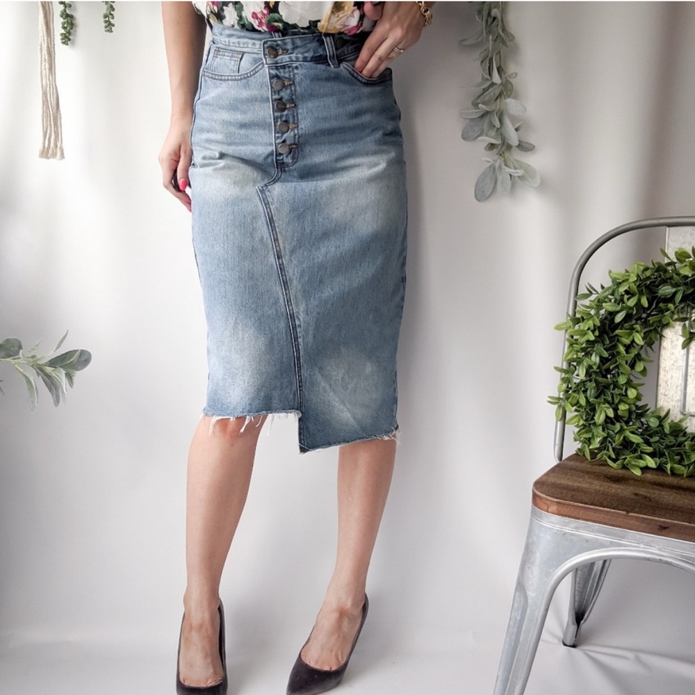 EVIDNT midi jean denim skirt light wash NWOT 1059